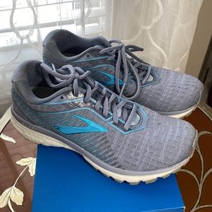 Brooks Ghost 12 Women's running shoes Size 7 1/2 medium